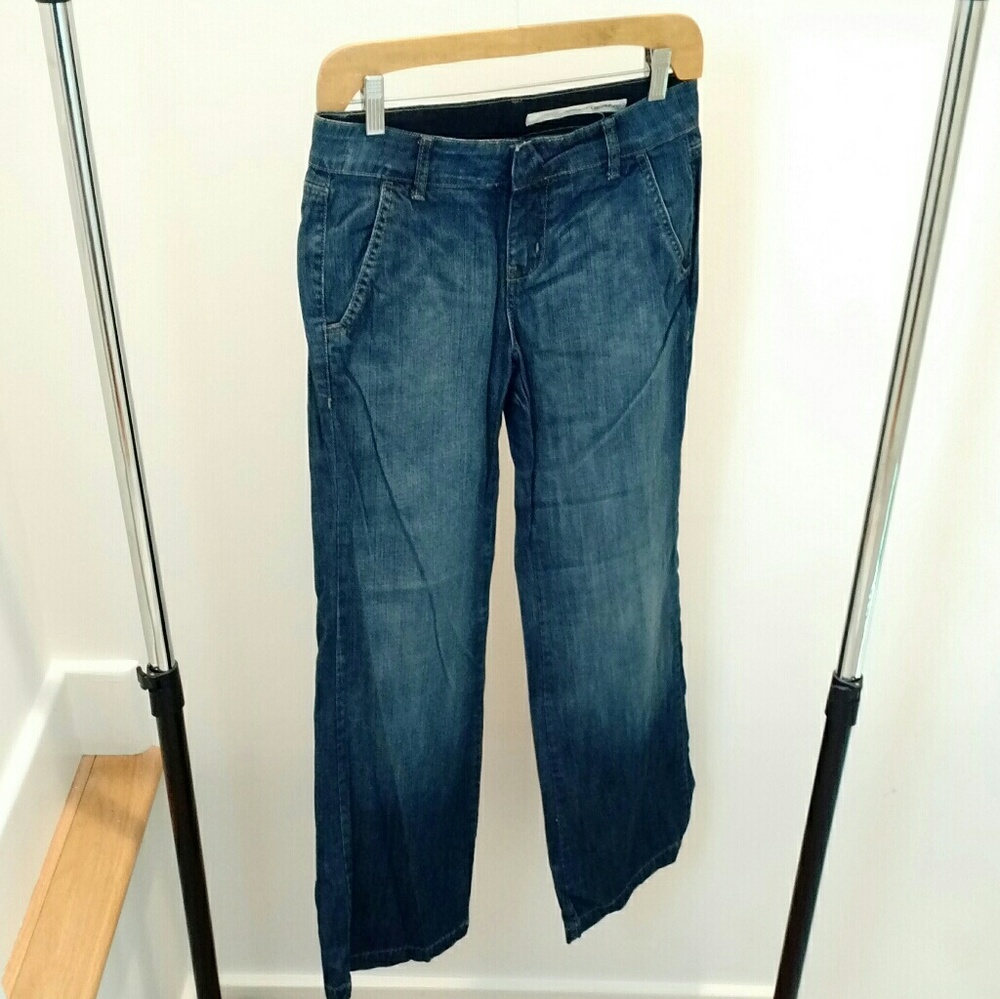 DKNY Wide Leg JEANS size 2